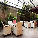 Zen Rooms Blok M Palatehan