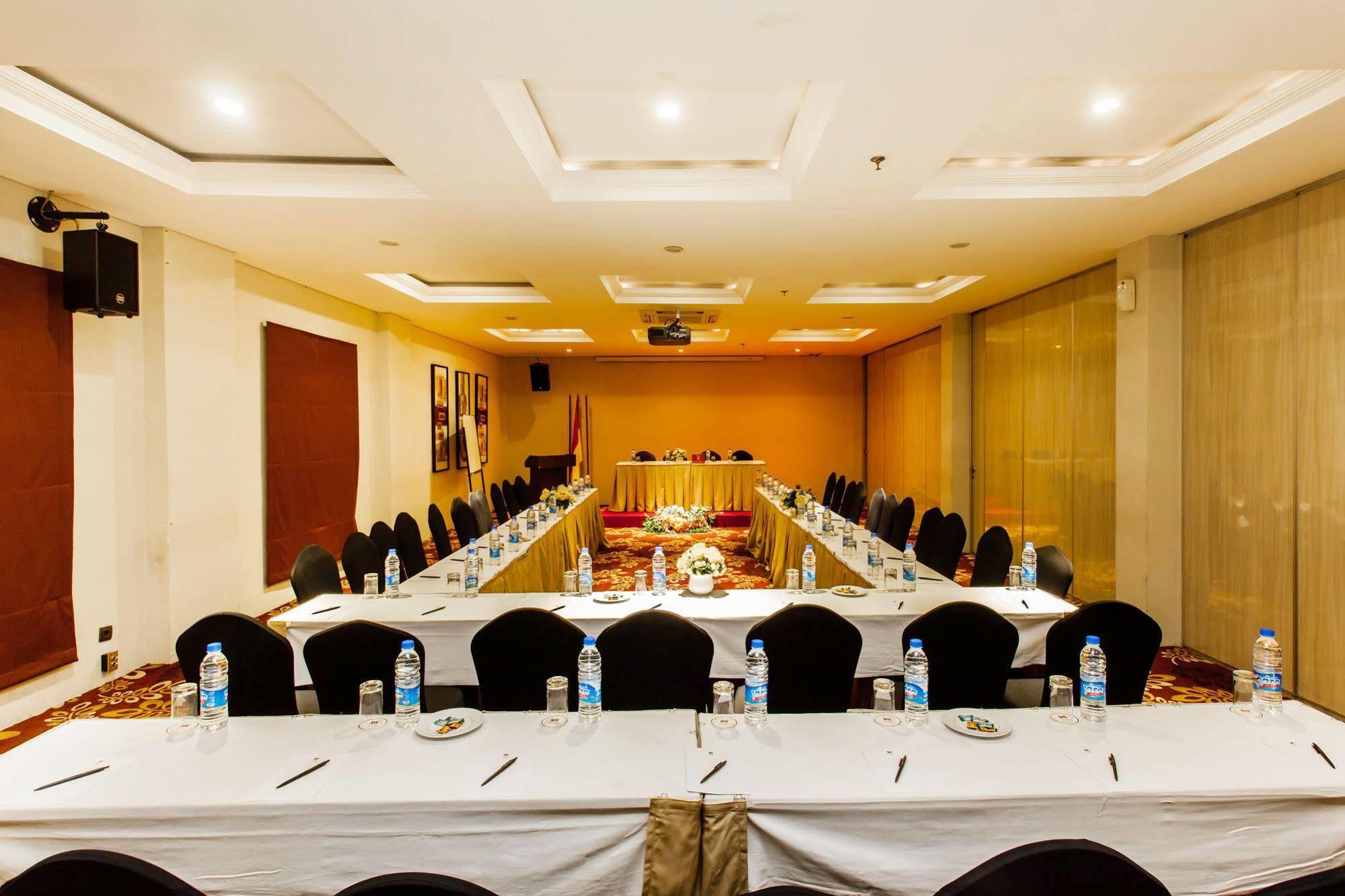Zen Blok M Palatehan Hotel