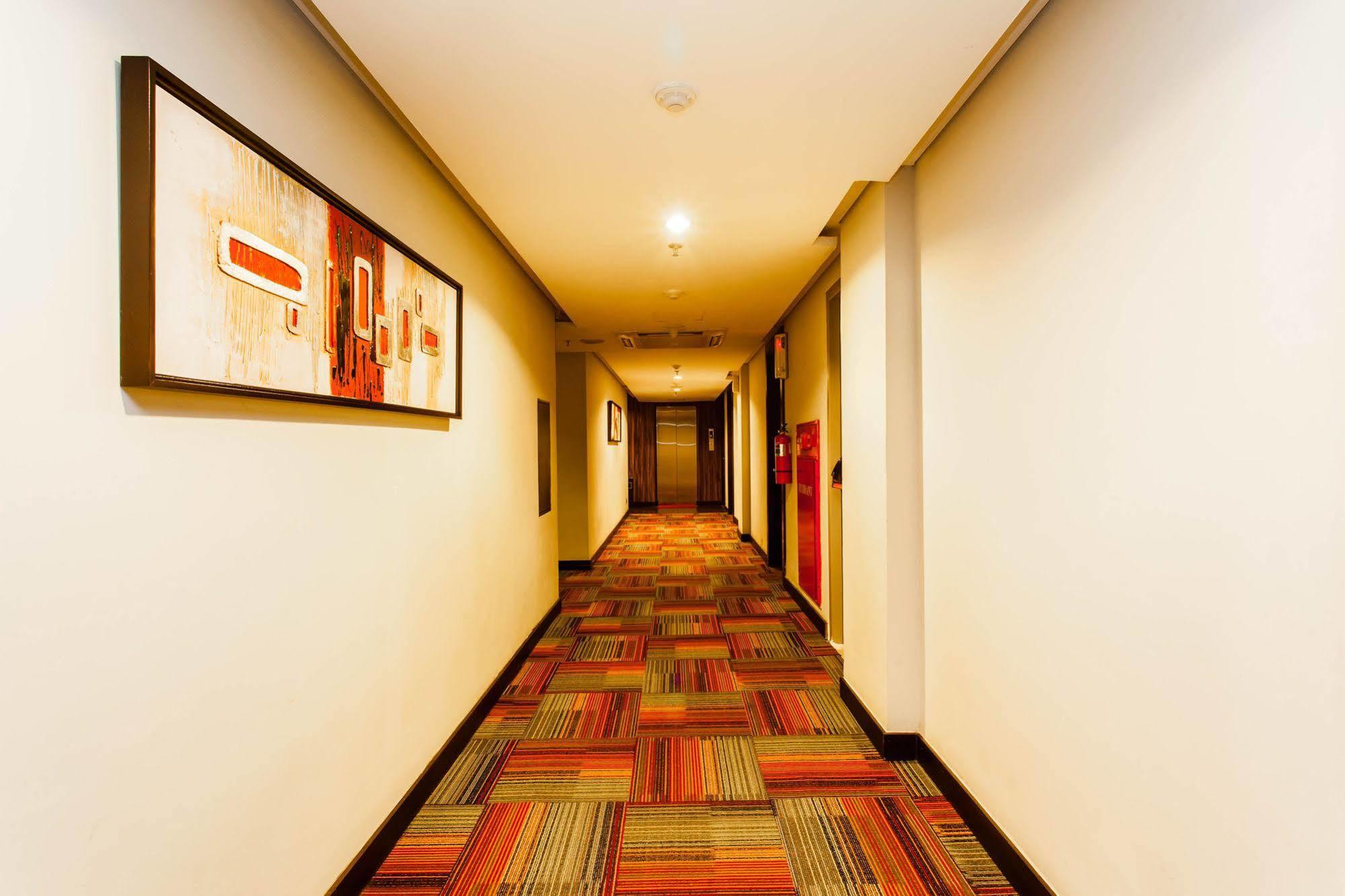 Zen Blok M Palatehan Hotel